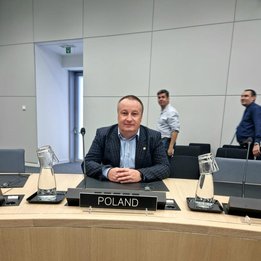 Spotkanie w KG NATO cywilnych i wojskowych ekspertów ds. częstotliwości.